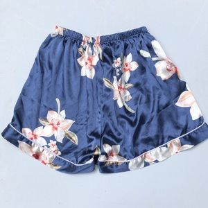 Blue silky flowy hibiscus flower print shorts!